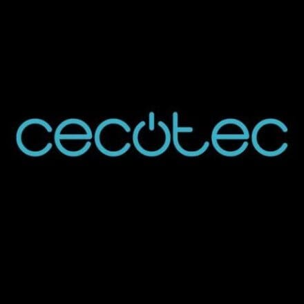 Logotipo de Cecotec en fondo negro.